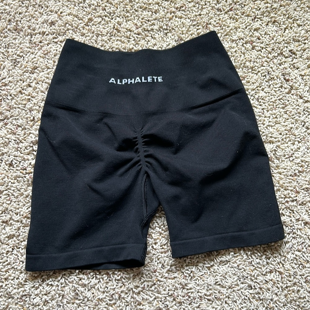 Alphalete Amplify Short 4.5" (Black) -XS